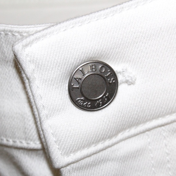 Talbots Relaxed Girlfriend Denim Short - Picture 9 of 15